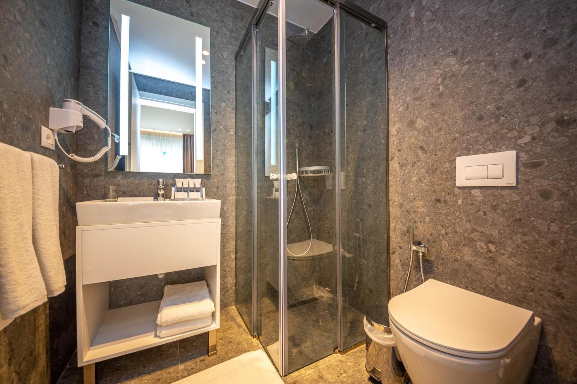 Azure Inn Hotel Sarandë Habitación foto